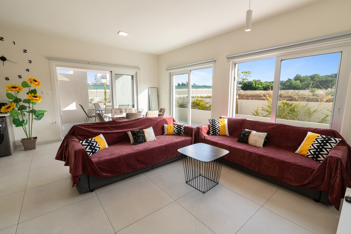 Icon 001 • Superior 2BR • Pool & Gym • Mythical Seas