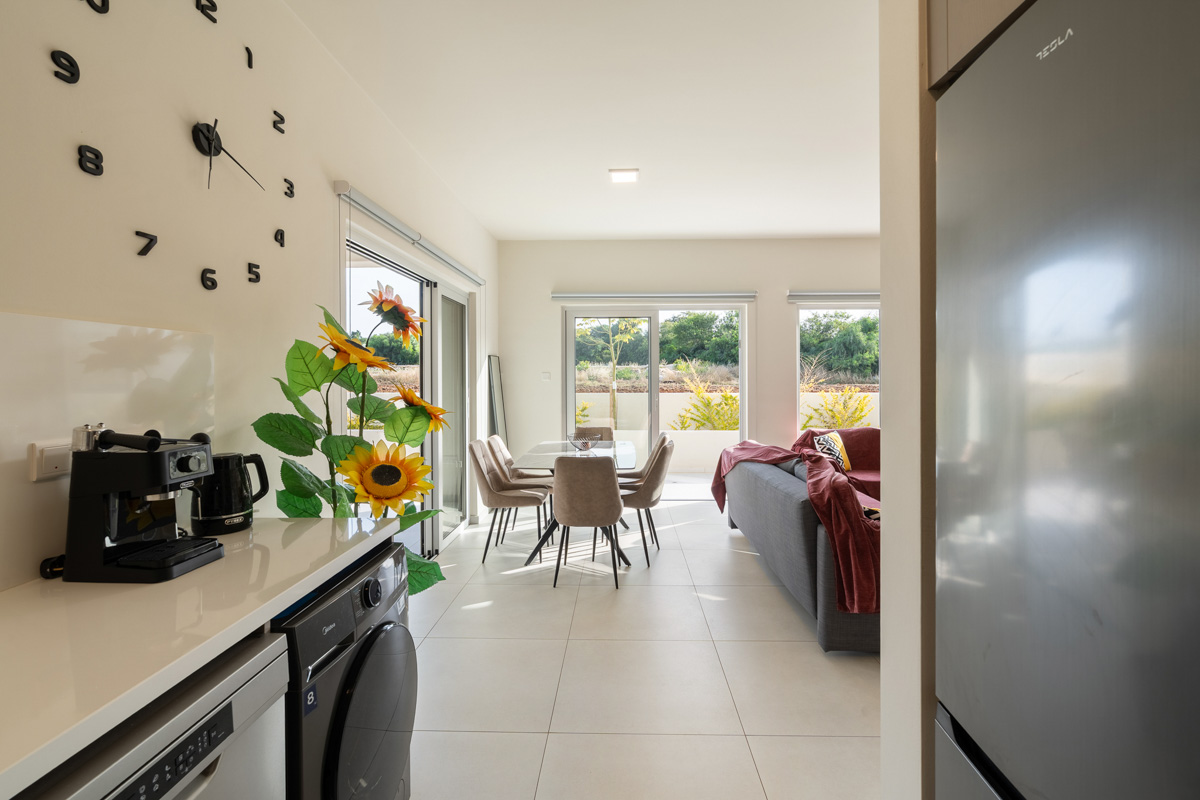Icon 103 • Luxury 2BR Sea View • Pool & Gym